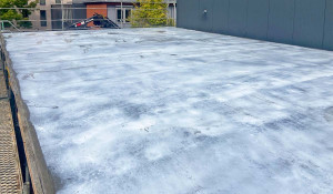 Die fertige Carport-Decke in Weimar - nur 4 cm start und aus Ultra-Hochfestem Beton hergestellt.