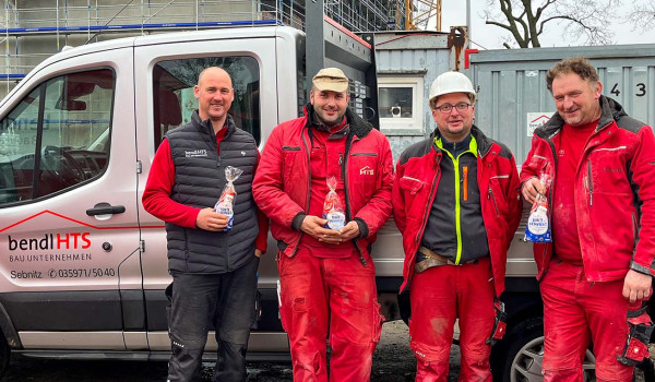 Süße Überraschung für die Kollegen auf der Baustelle 