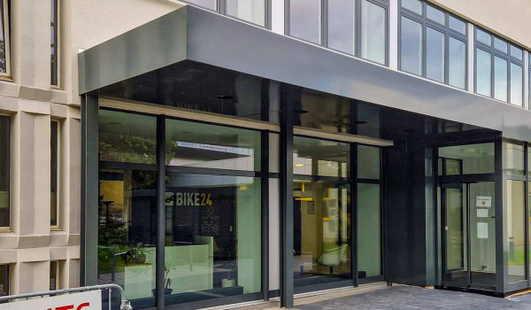 Umgestaltung des Eingangsbereichs der Bike 24 GmbH